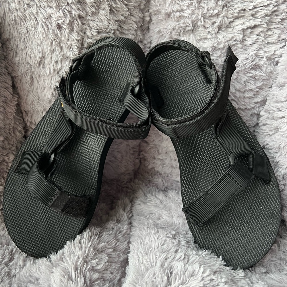 TEVA SANDALS women size 7